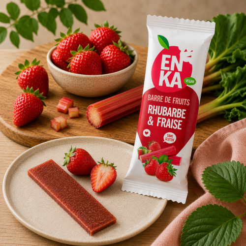 une barre de fruits rhubarbe et fraise emballée individuellement 32gr